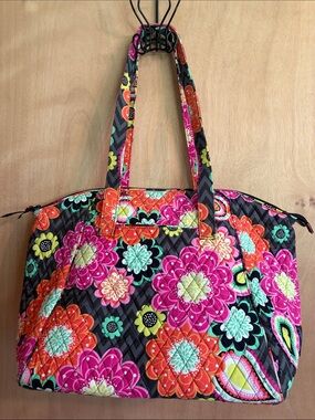 Vera Bradley Ziggy Zinna (Retired) Weekend Tote Quilted. Floral Pink Orange